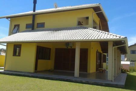 Linda casa próximo à praia
