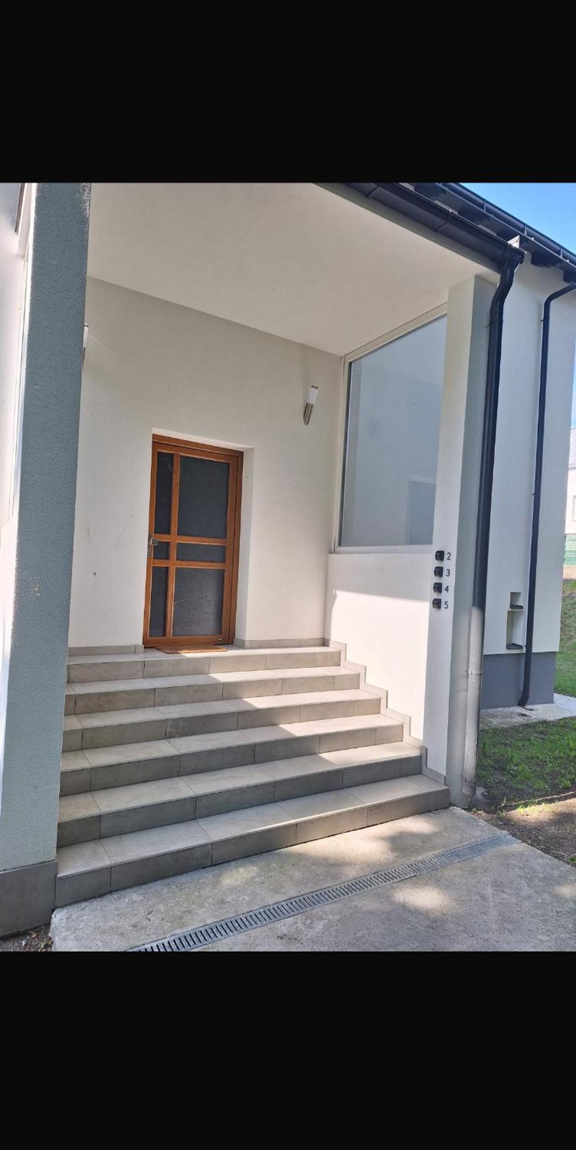 Quiet apartment near Vienna - 60m2 - 24h check-in - for business and family
