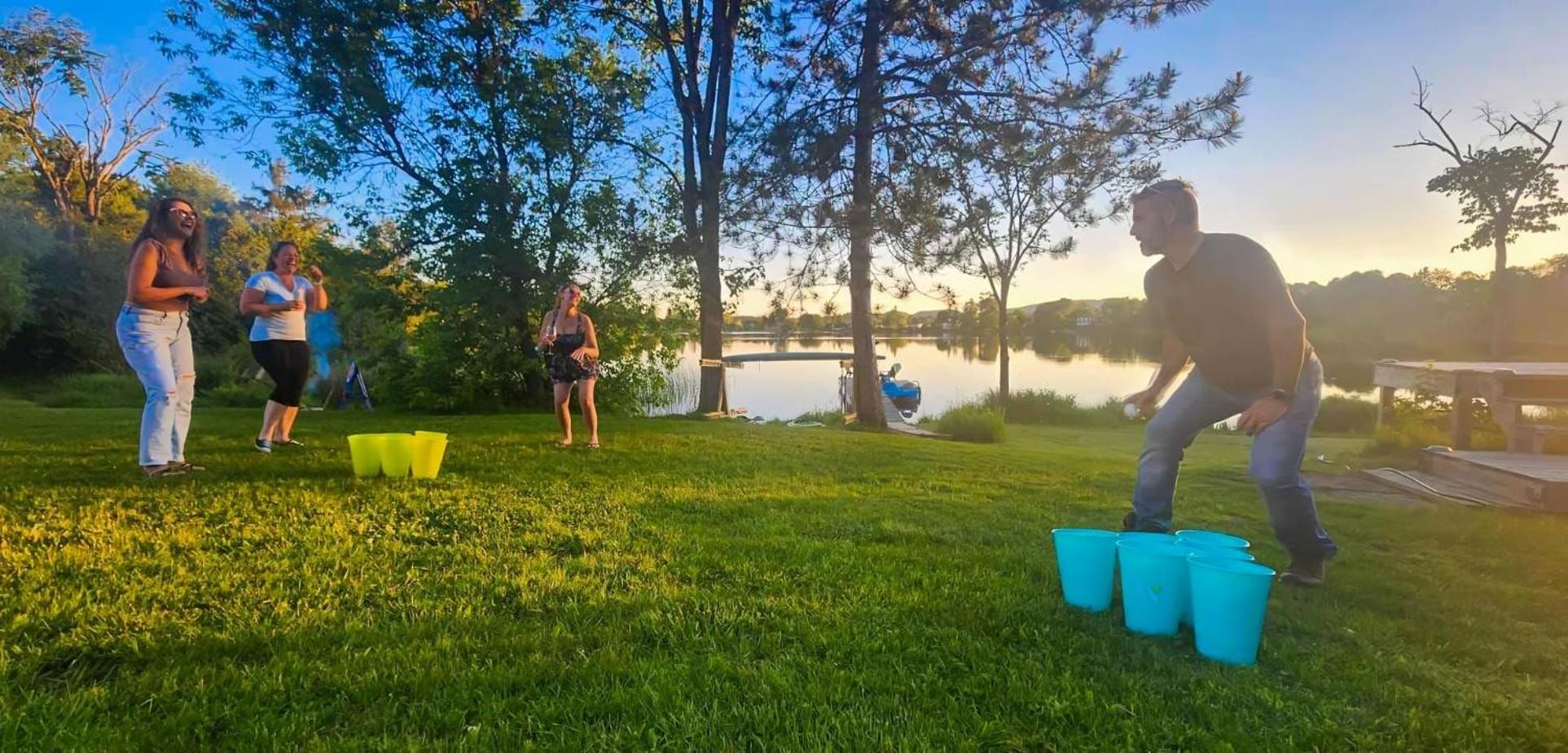 Le Duc on the Lake - Cozy waterfront Cottage