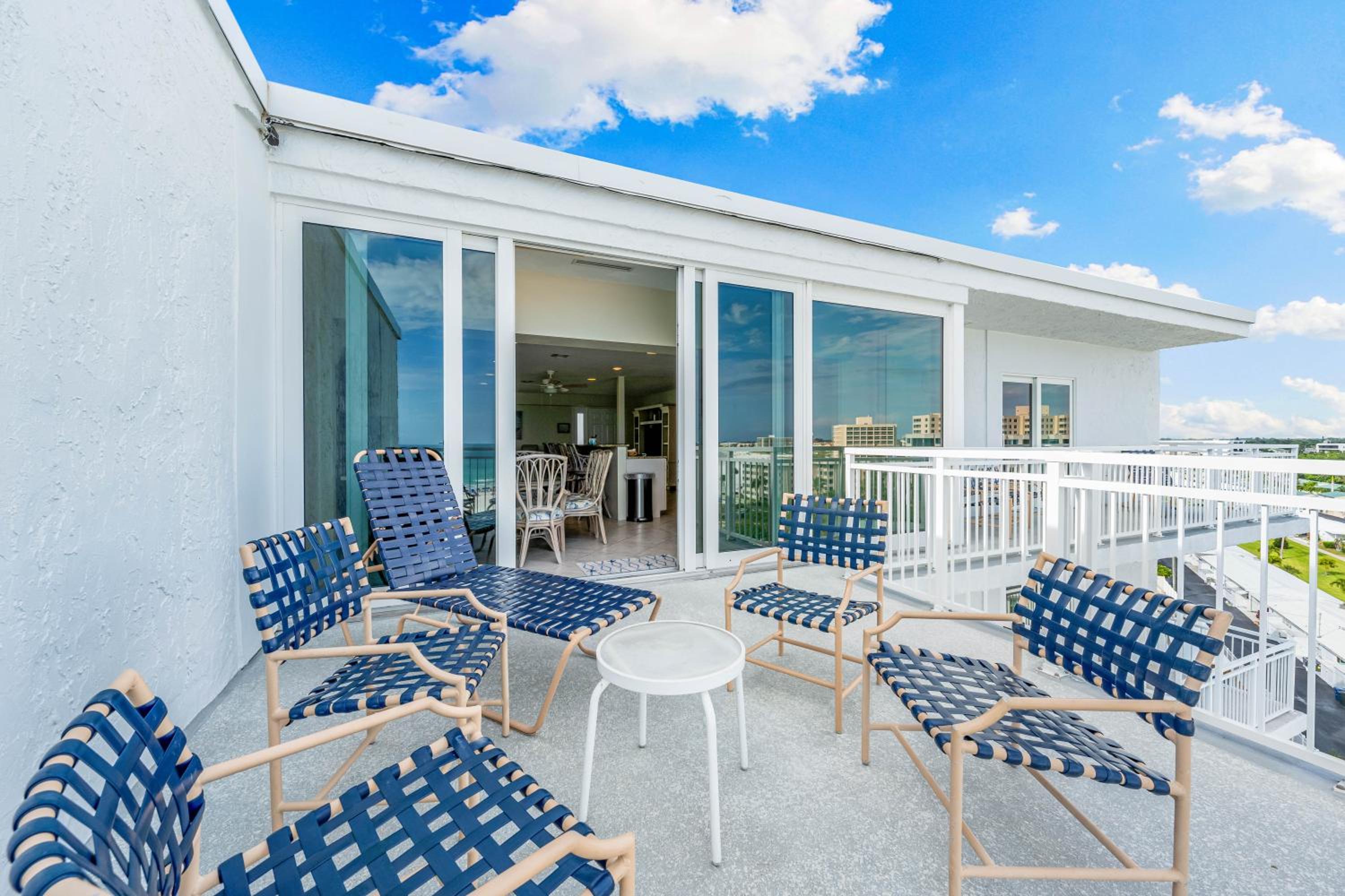 Jamaica Royale Beachfront Tower By Beachside Management