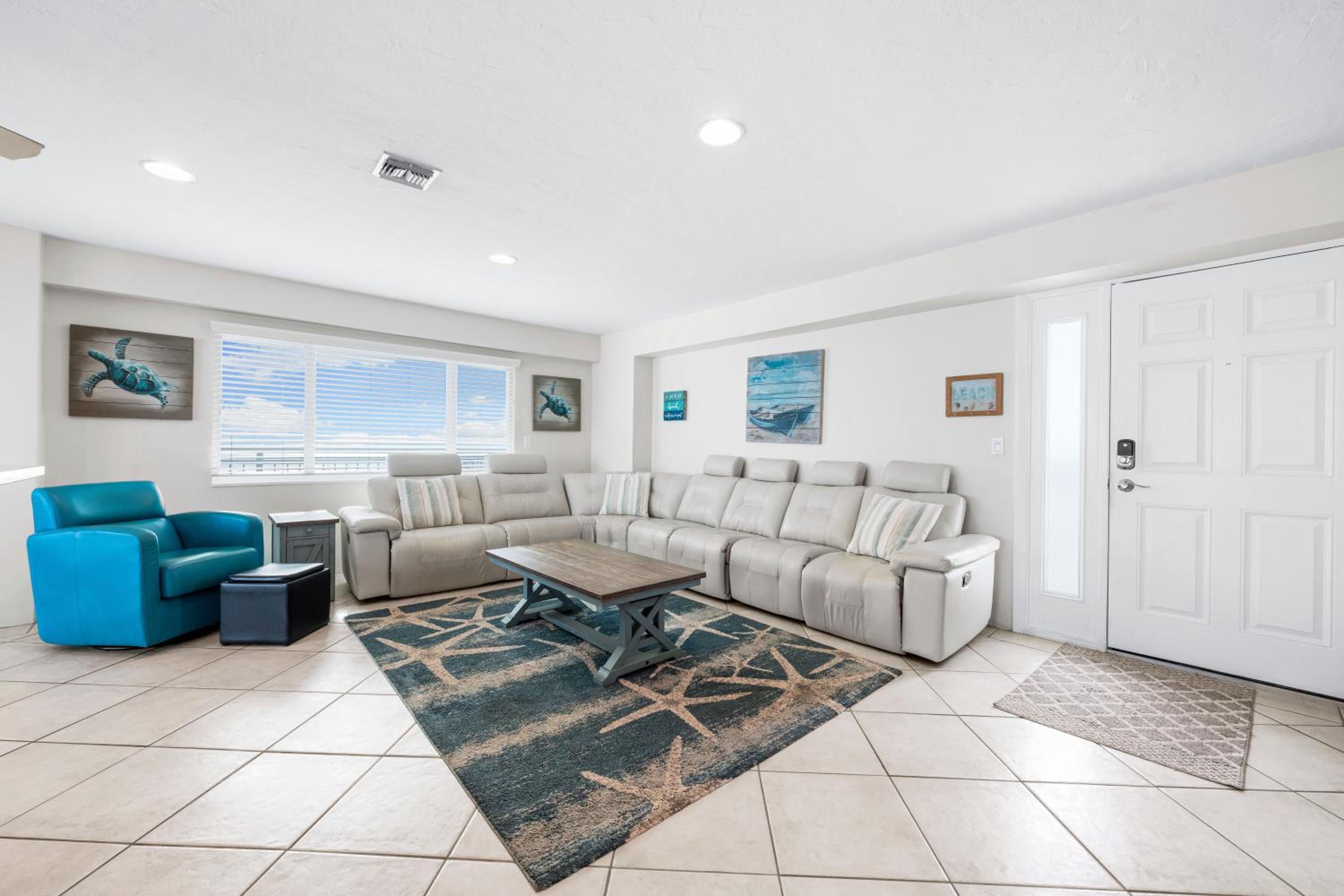 Jamaica Royale Beachfront Tower By Beachside Management
