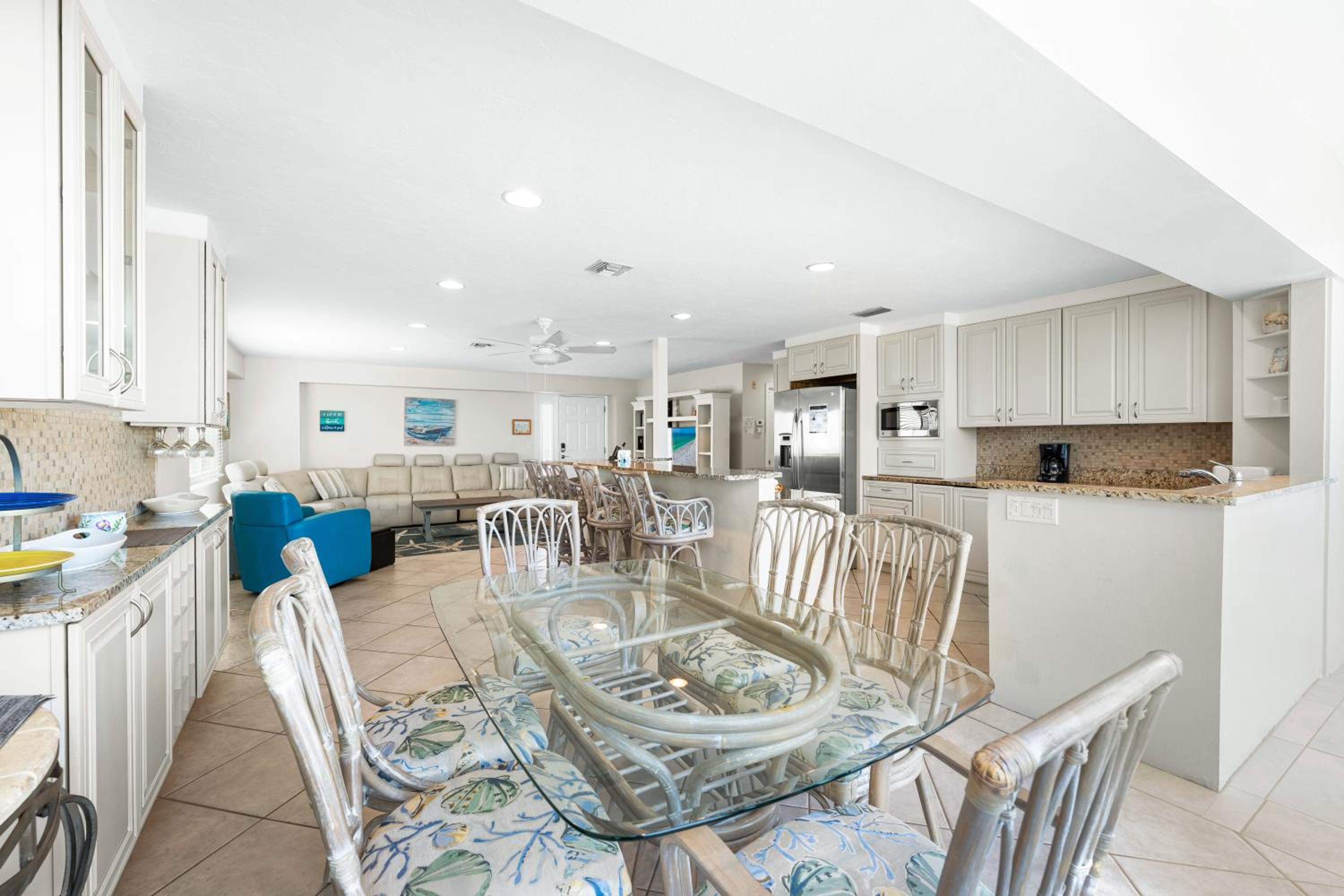 Jamaica Royale Beachfront Tower By Beachside Management