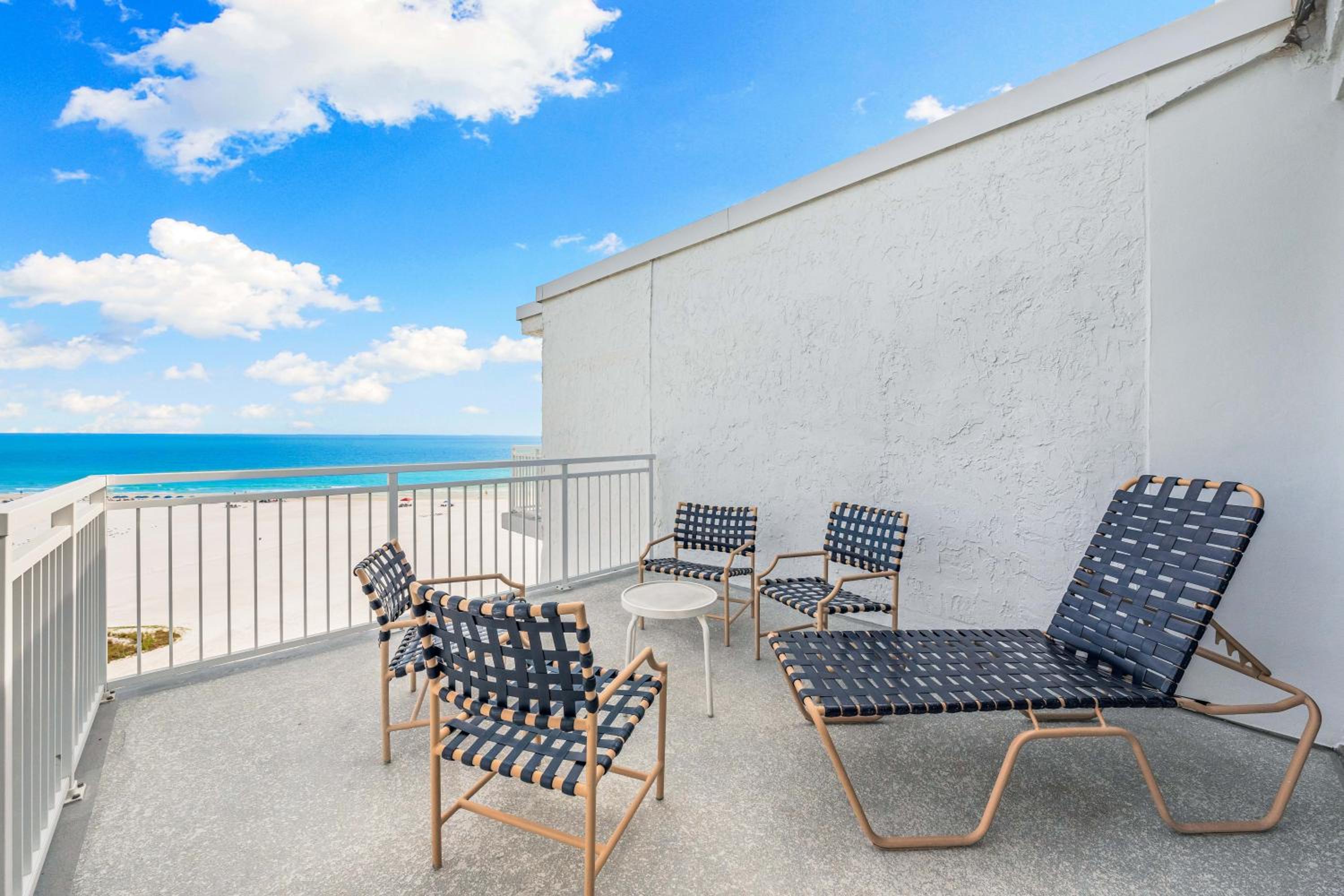 Jamaica Royale Beachfront Tower By Beachside Management