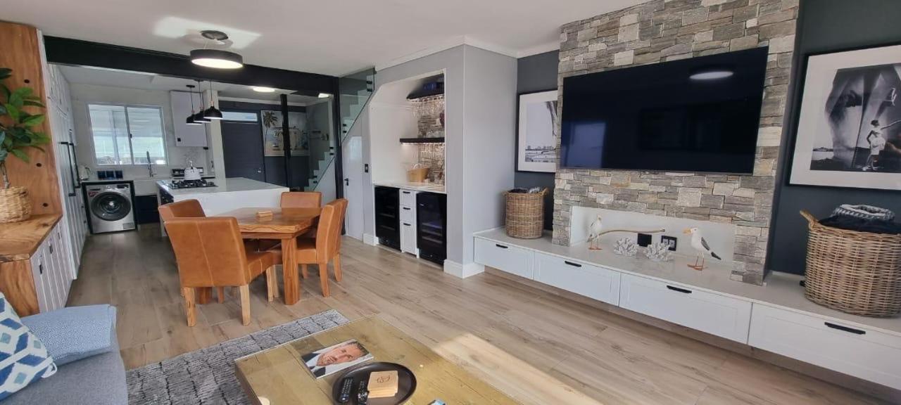 Modern Waterfront 2BR with stunning water views of canals view 4