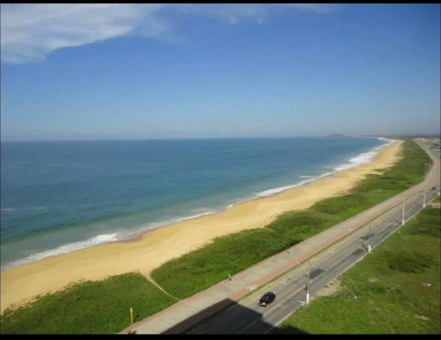 Apartamento em frente ao Shopping e perto da praia