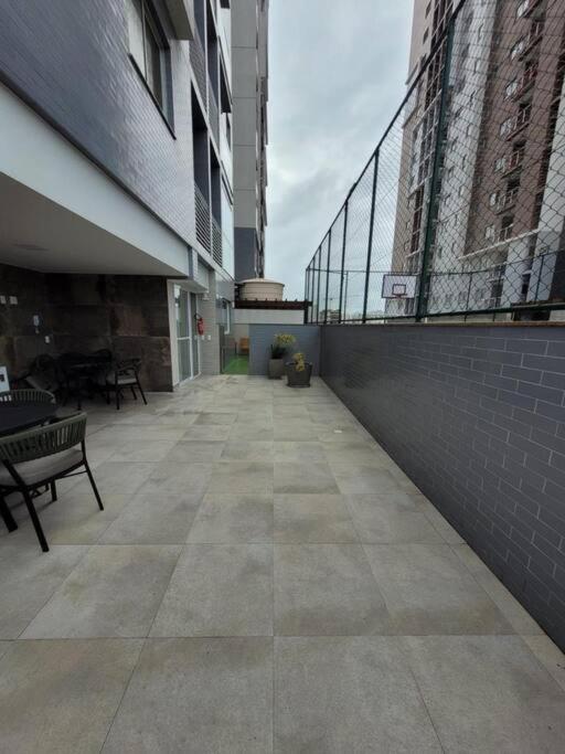 Apartamento em frente ao Shopping e perto da praia