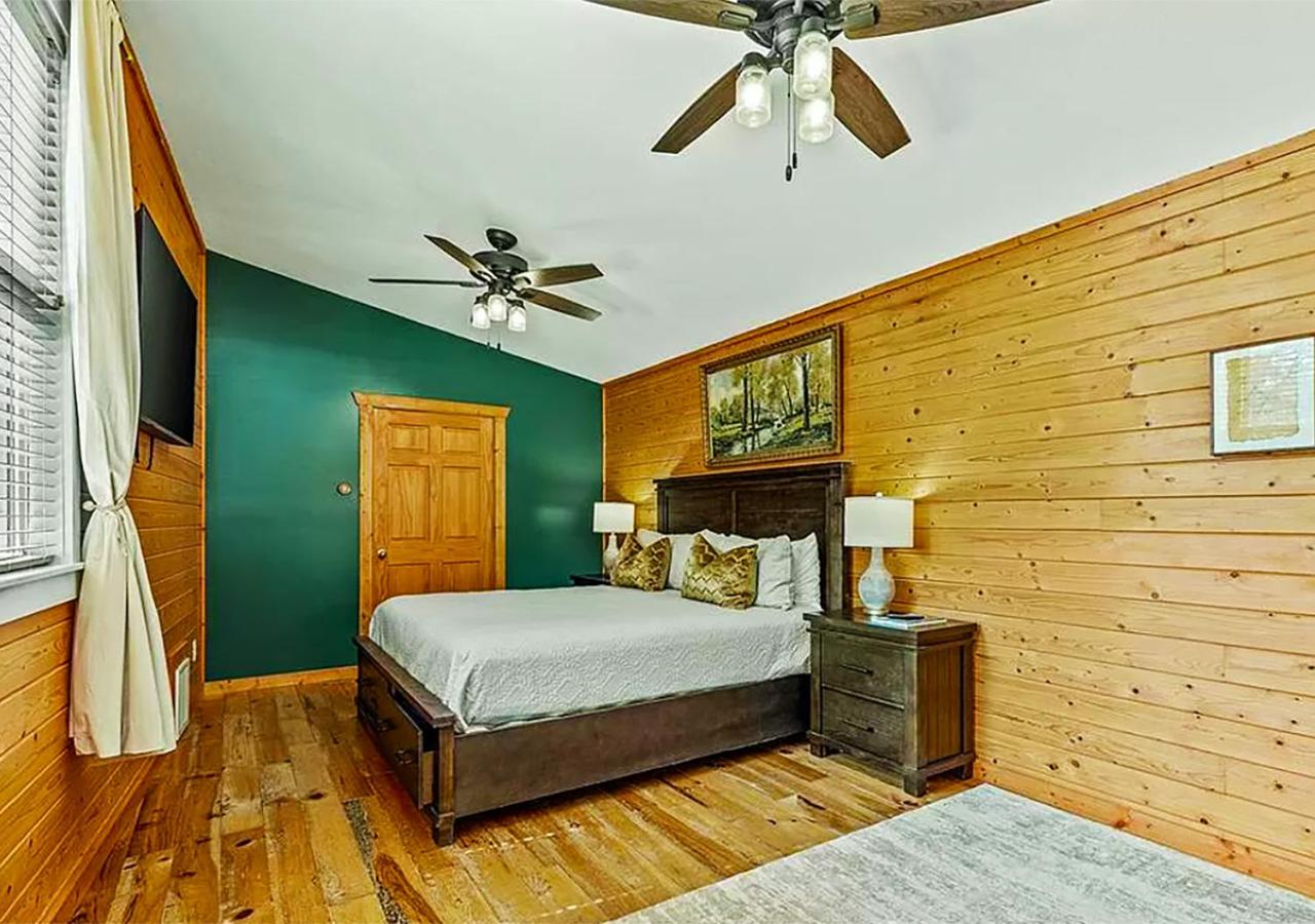 3 minutes to posh Downtown or majestic Dry Falls view 5