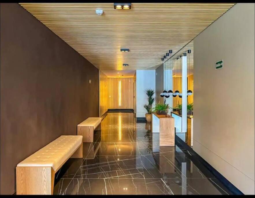 Apartamento em frente ao Shopping e perto da praia
