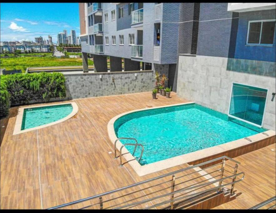 Apartamento em frente ao Shopping e perto da praia
