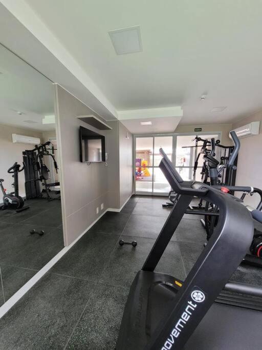 Apartamento em frente ao Shopping e perto da praia