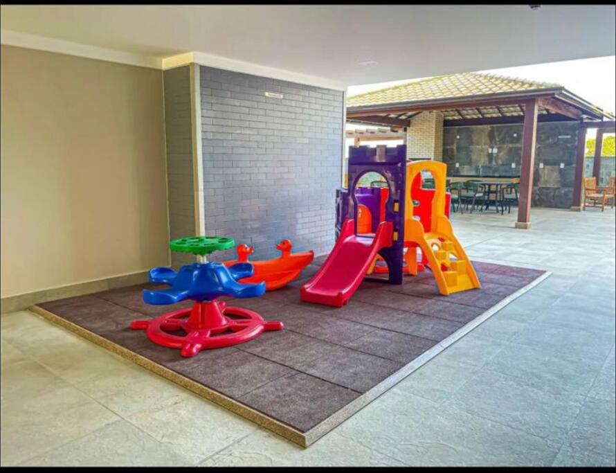 Apartamento em frente ao Shopping e perto da praia
