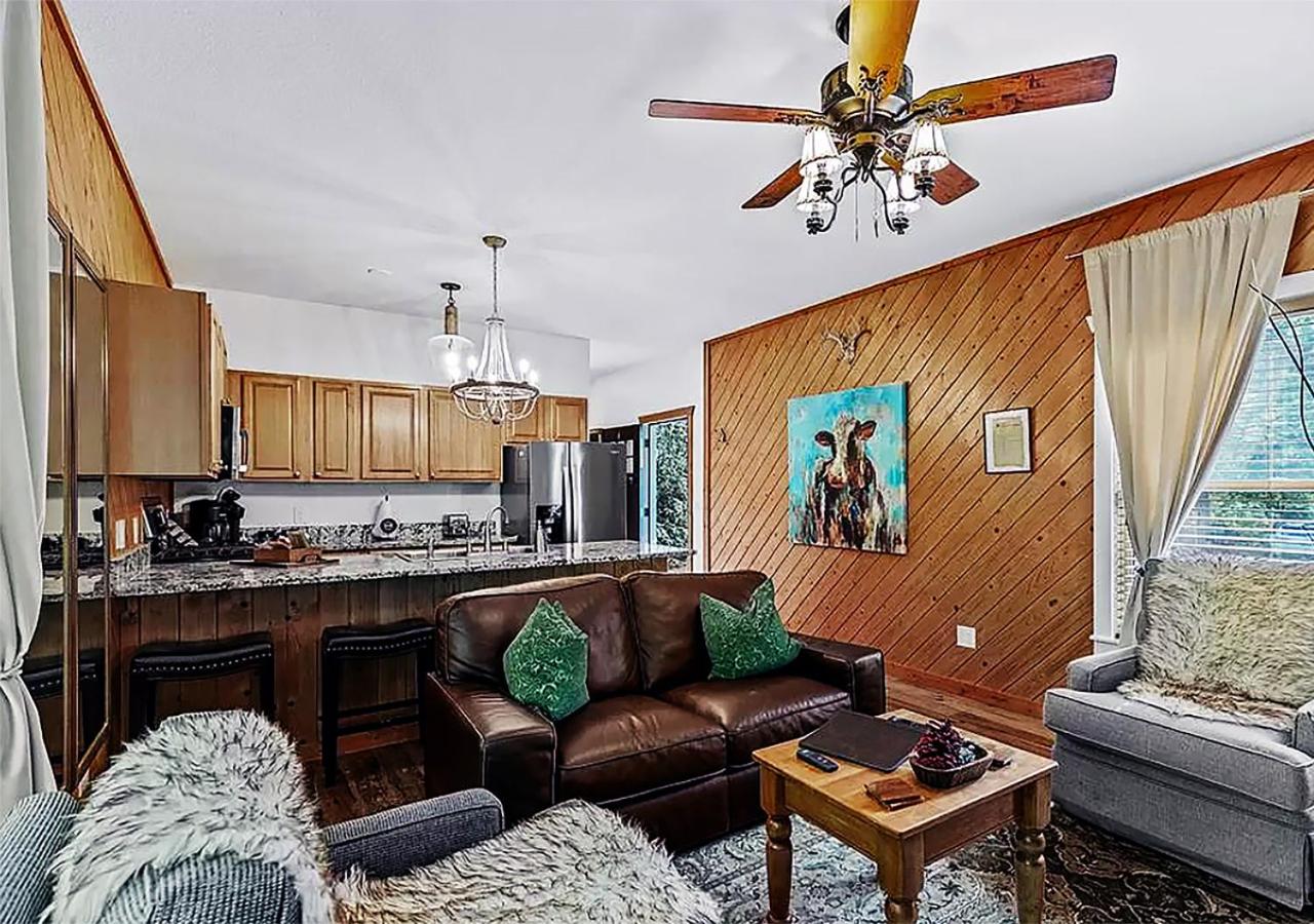 3 minutes to posh Downtown or majestic Dry Falls view 2