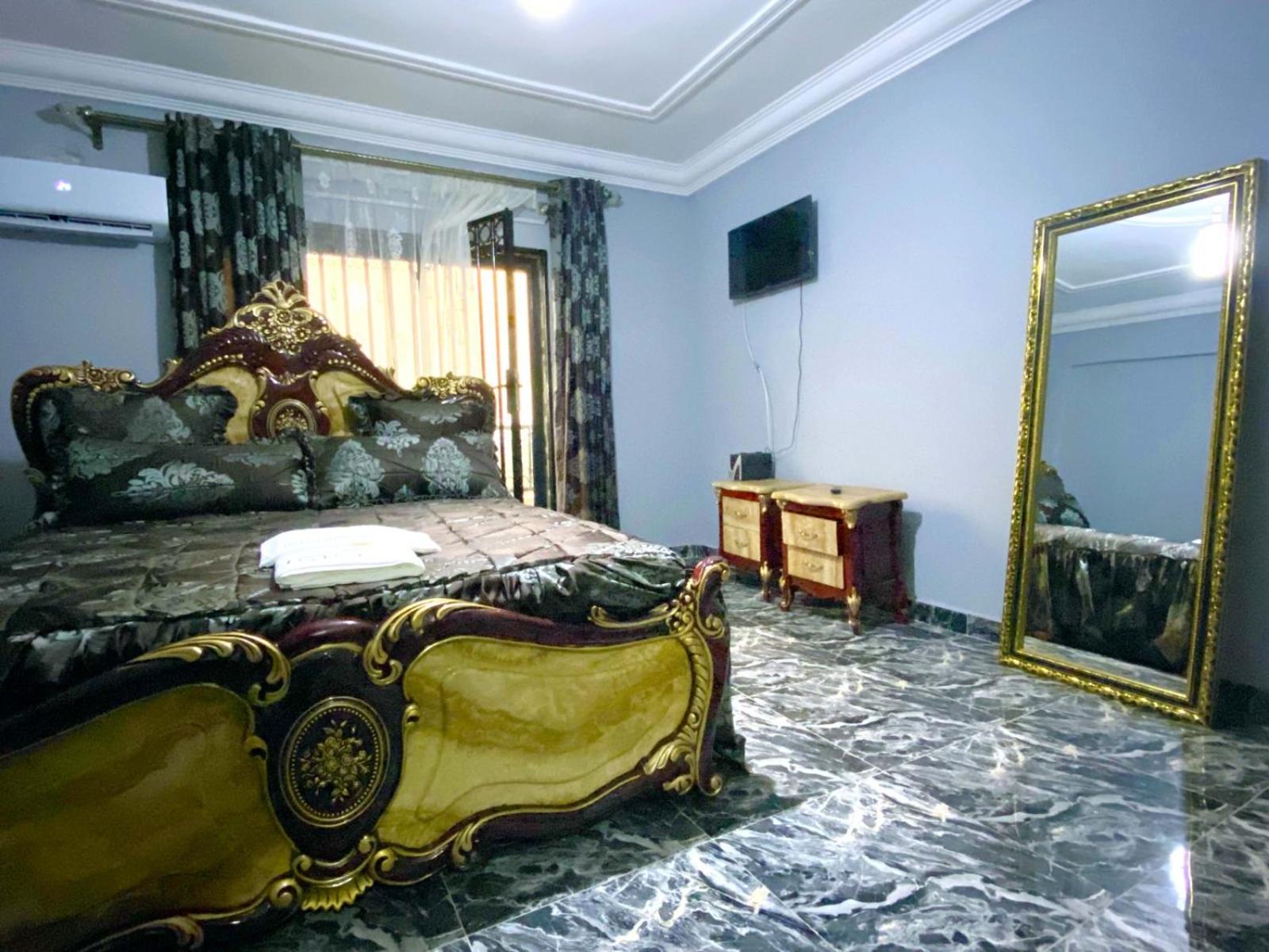 5 Star Furnished Apartments