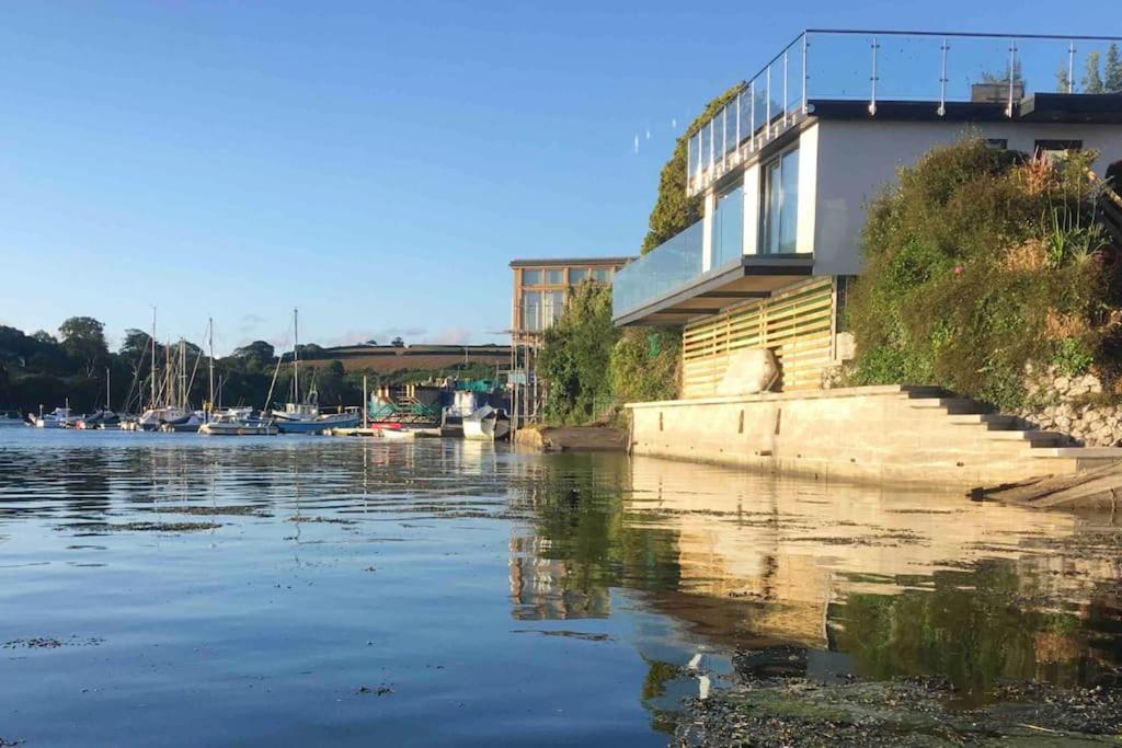 Solano a 2 bedroom waterside villa in Falmouth view 2