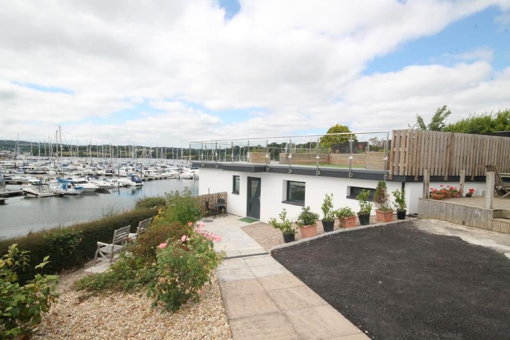 Solano a 2 bedroom waterside villa in Falmouth view 4