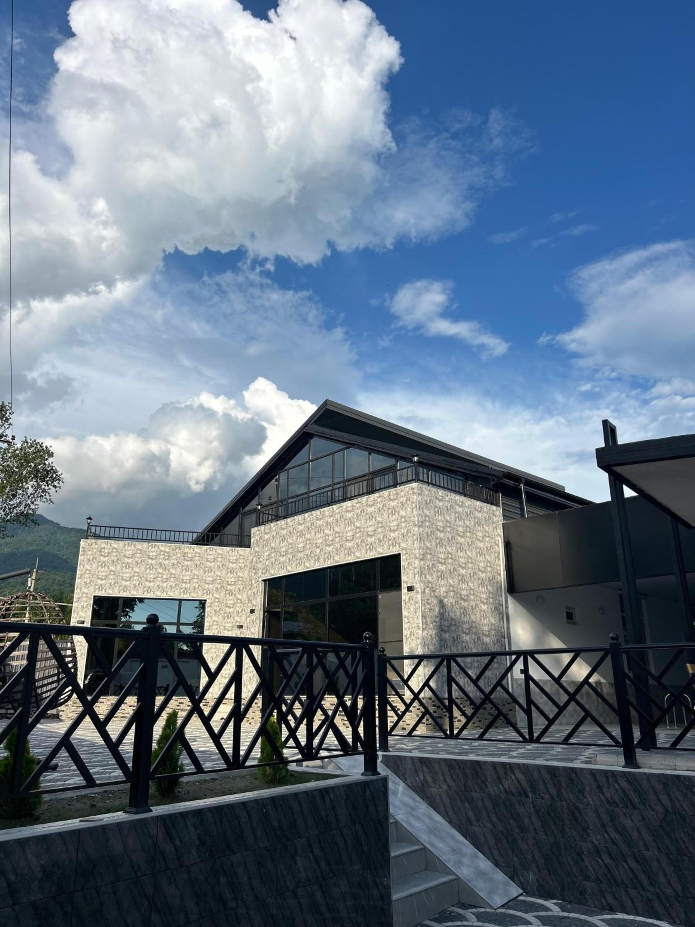 Luxury Milan Mountain Ponoramic Villa, indoor heated pool and jacuzzi with mountain view