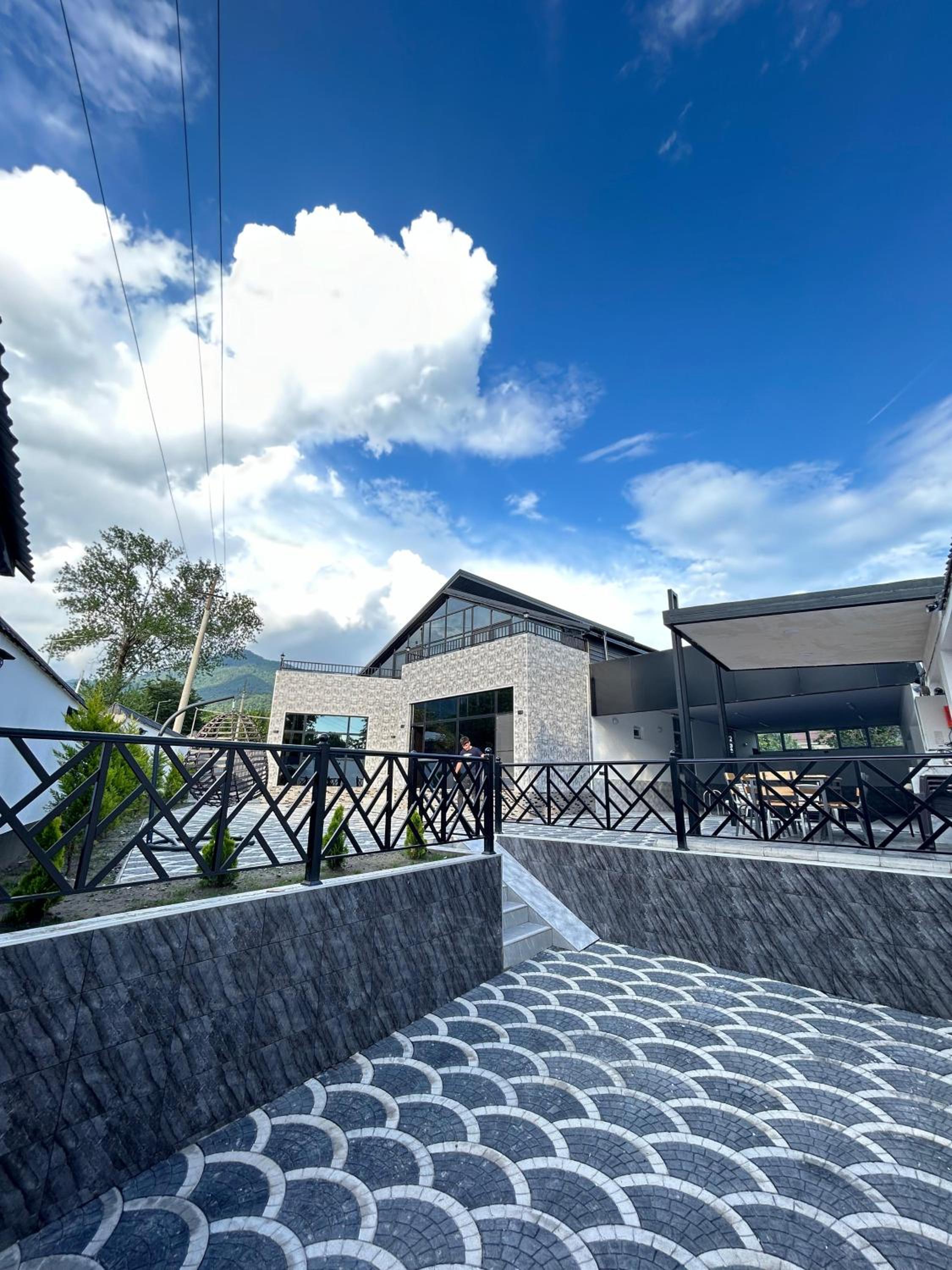 Luxury Milan Mountain Ponoramic Villa, indoor heated pool and jacuzzi with mountain view
