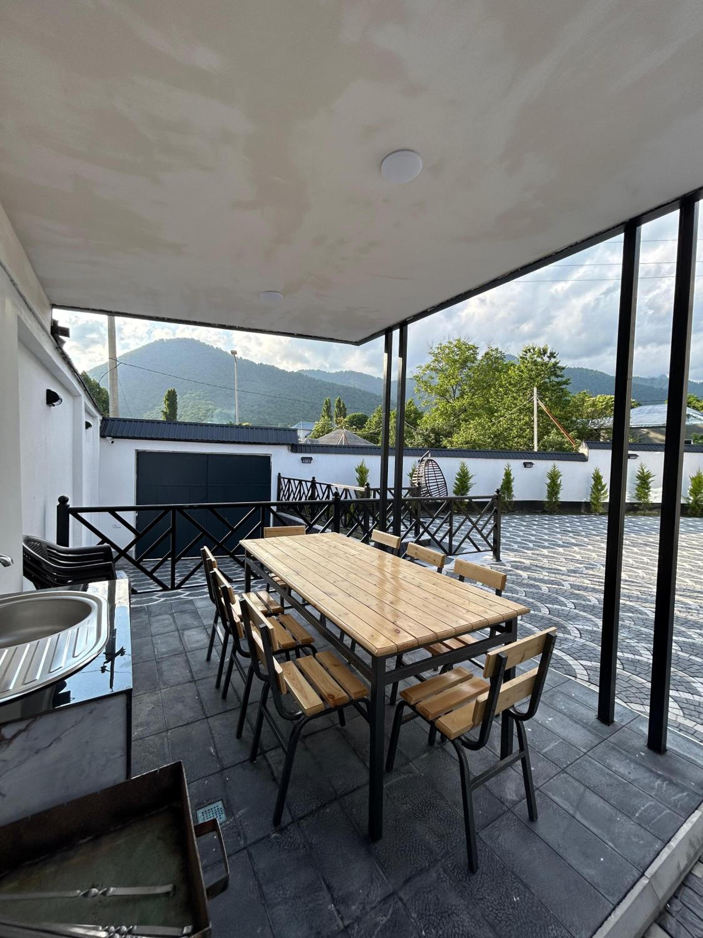 Luxury Milan Mountain Ponoramic Villa, indoor heated pool and jacuzzi with mountain view