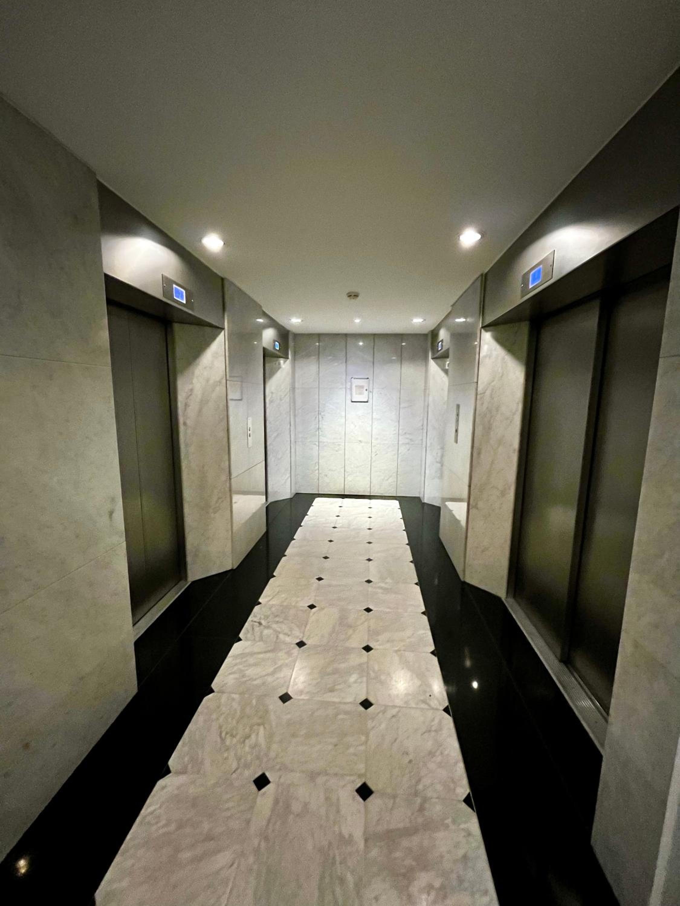 Big apartment with Parking in Antwerp