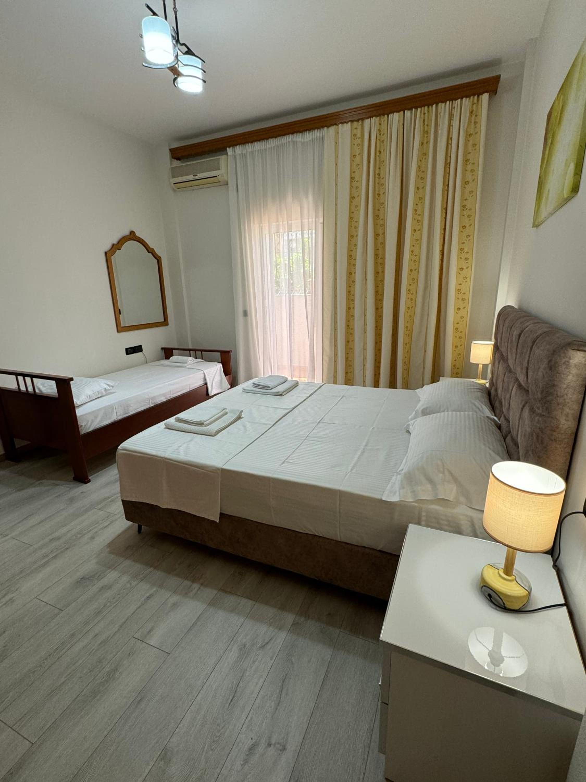 Dadaj Apartments