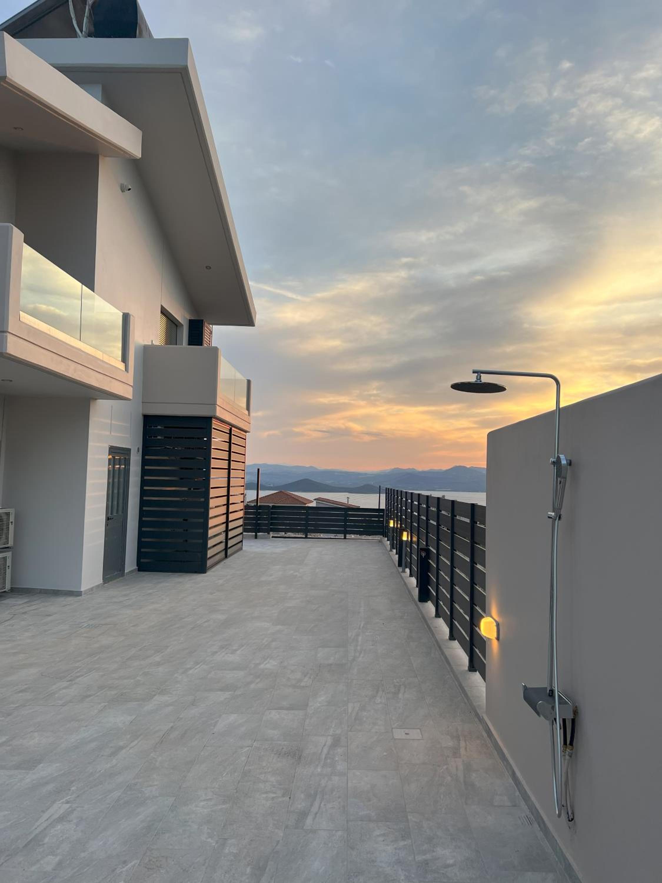 Theologos Views