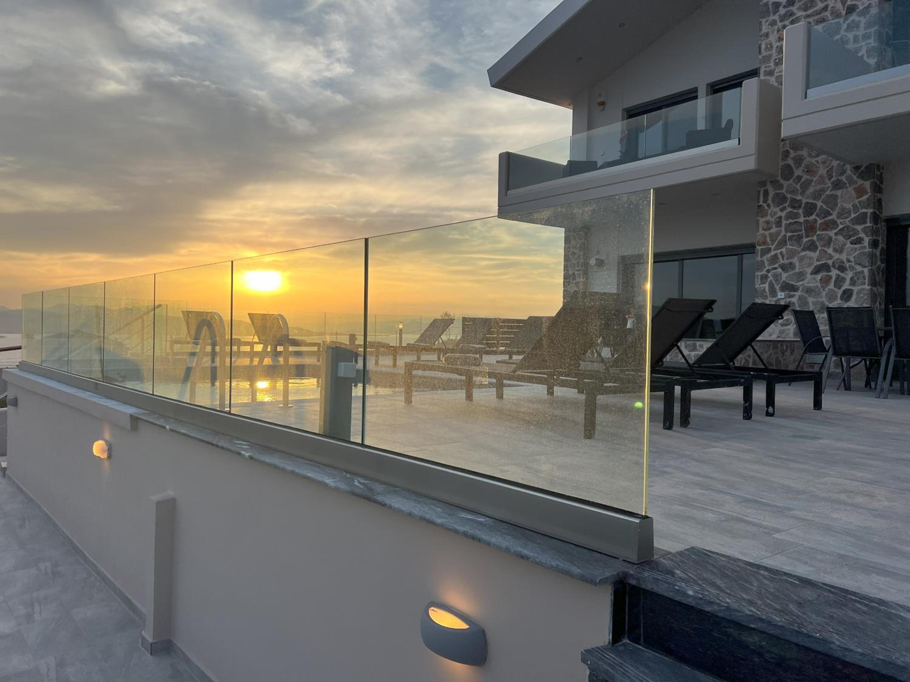 Theologos Views