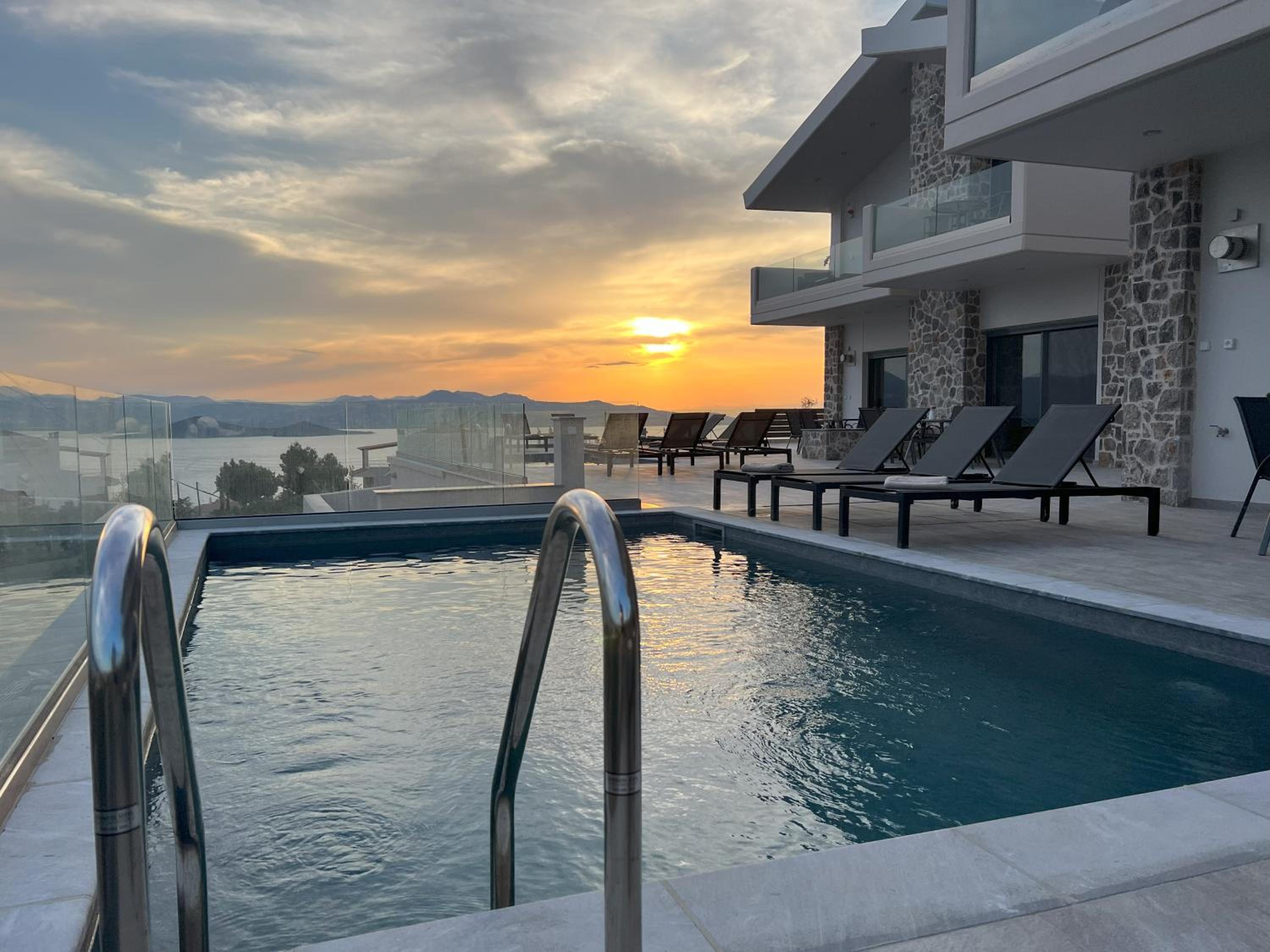 Theologos Views