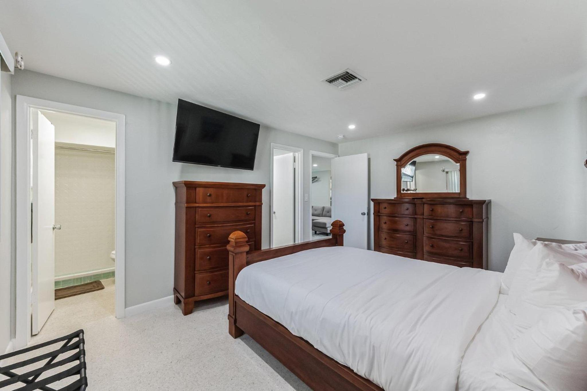 Fort Myers Vacations - Riverside Retreat: Deck Bar, FirePit, Boat Parking - Property Image 30