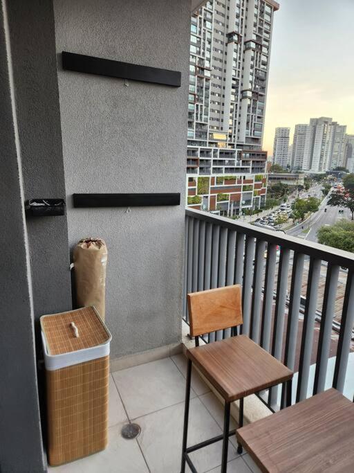 Loft, de frente ao metrô Brooklin