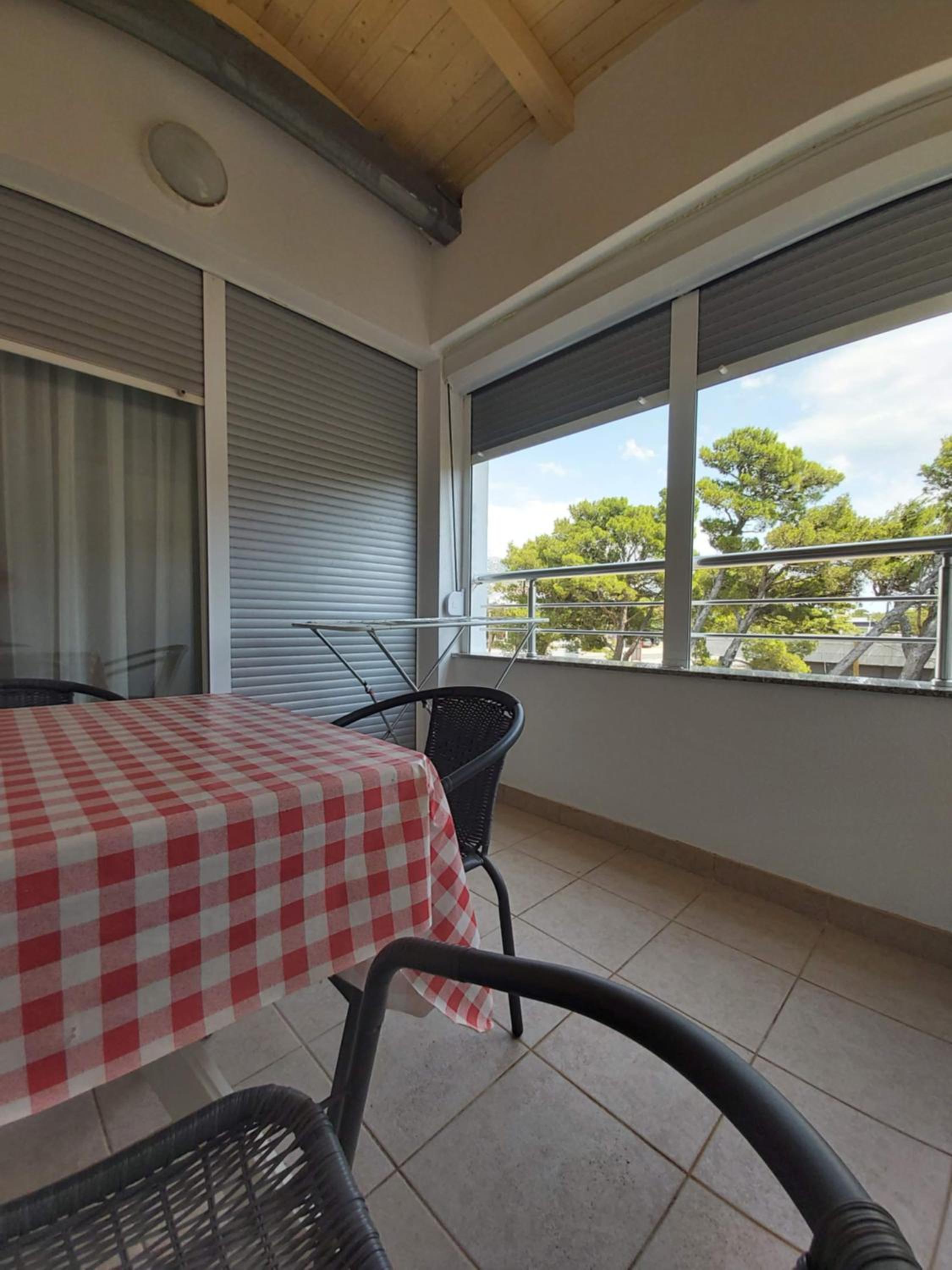 Mile Starigrad - Book your next cozy vacation view 3