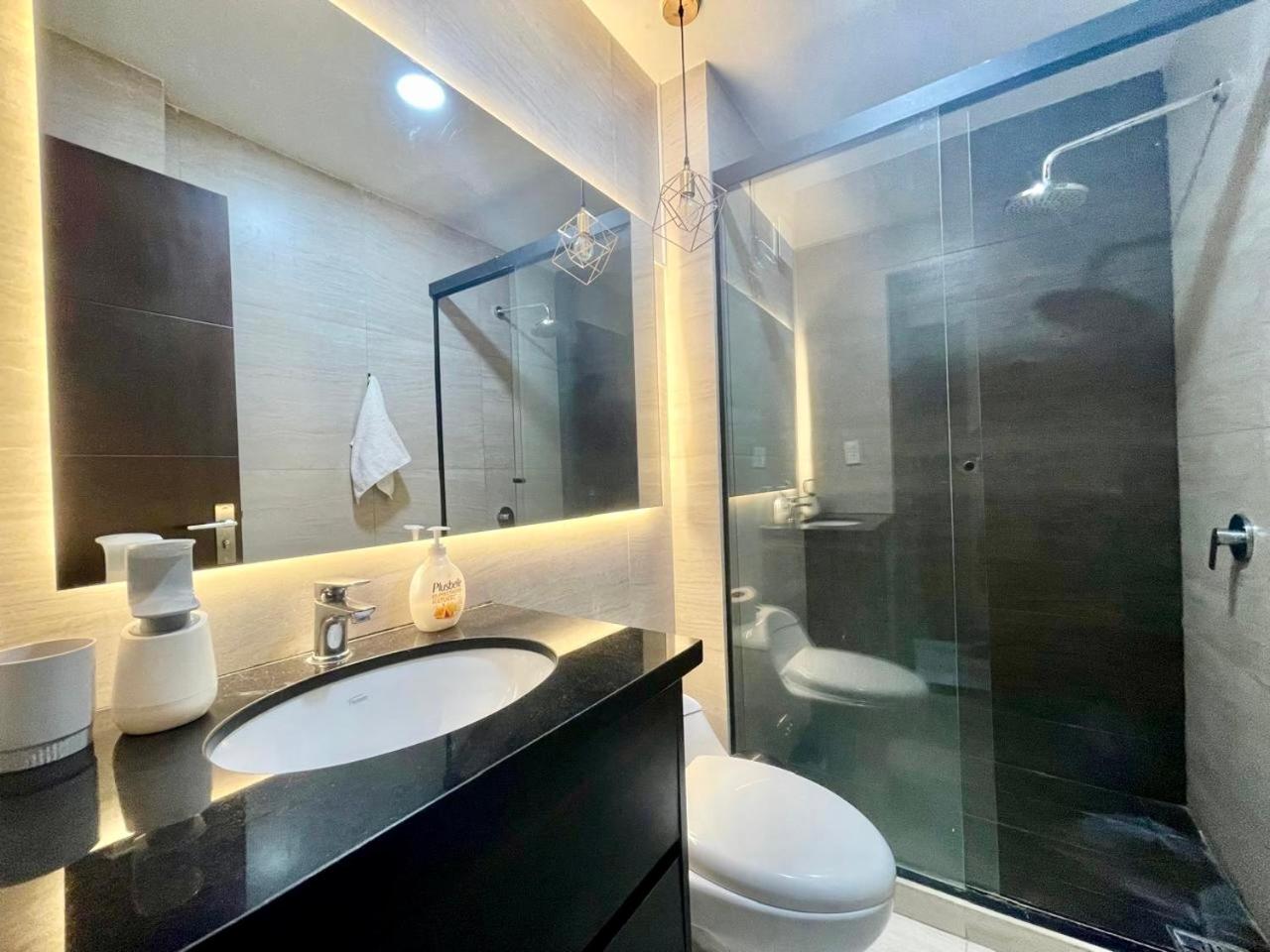 2 Dorm 2 Banos Sirari Equipetrol - Cinema Privado y Parqueo Privado