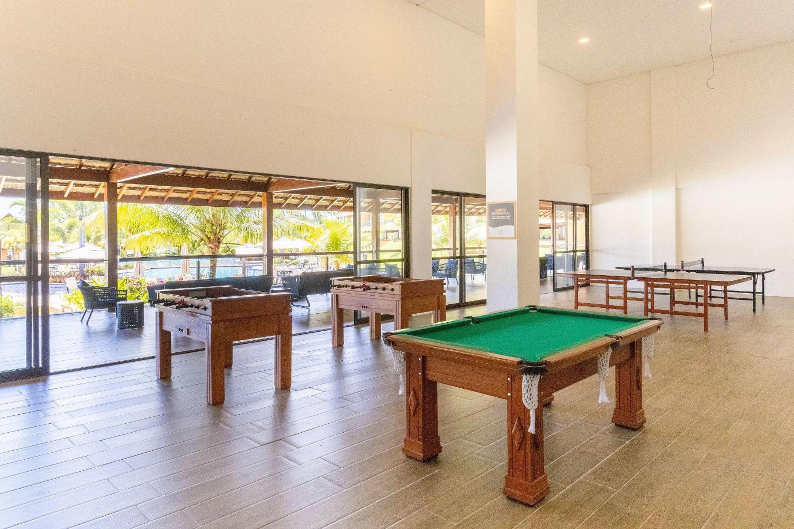 Exclusive Oceanfront Bungalow with Included Service — Eco Resort Carneiros