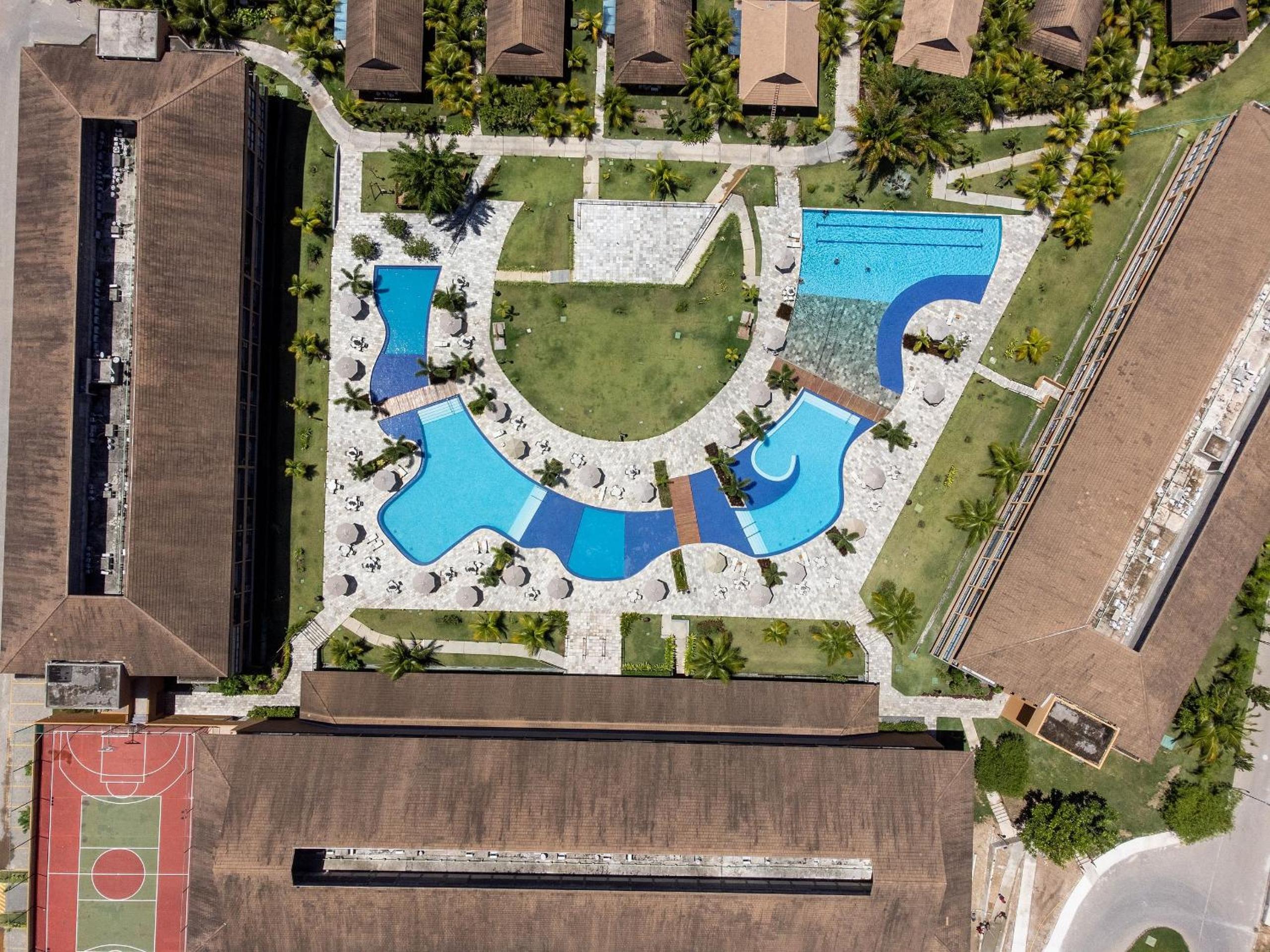 Exclusive Oceanfront Bungalow with Included Service — Eco Resort Carneiros