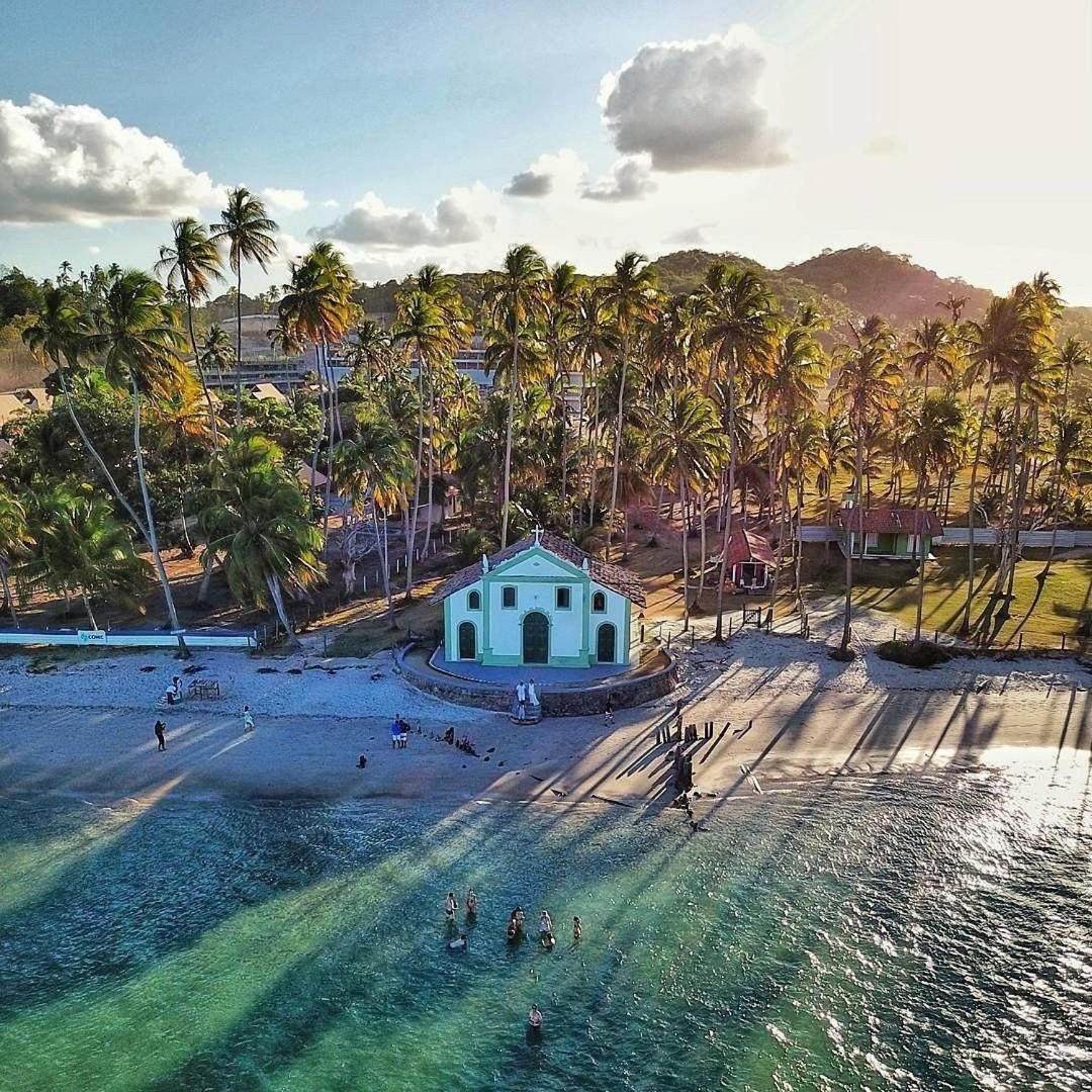 Exclusive Oceanfront Bungalow with Included Service — Eco Resort Carneiros
