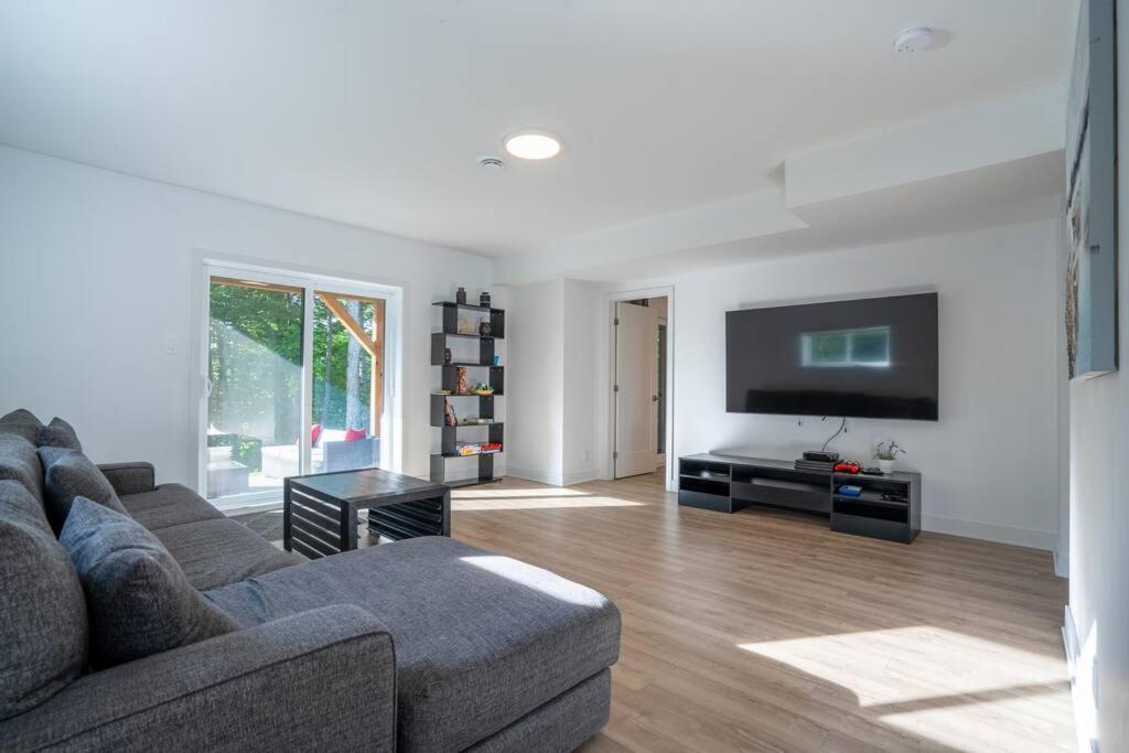 Pet Friendly Mountain Retreat - Up to 14 Guests!