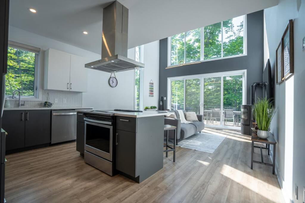 Pet Friendly Mountain Retreat - Up to 14 Guests!