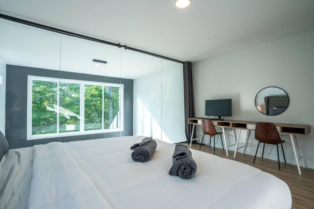 Pet Friendly Mountain Retreat - Up to 14 Guests!