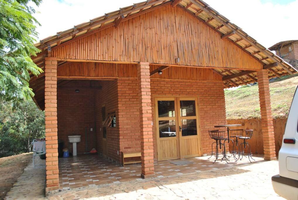 Casa com Varanda na Natureza