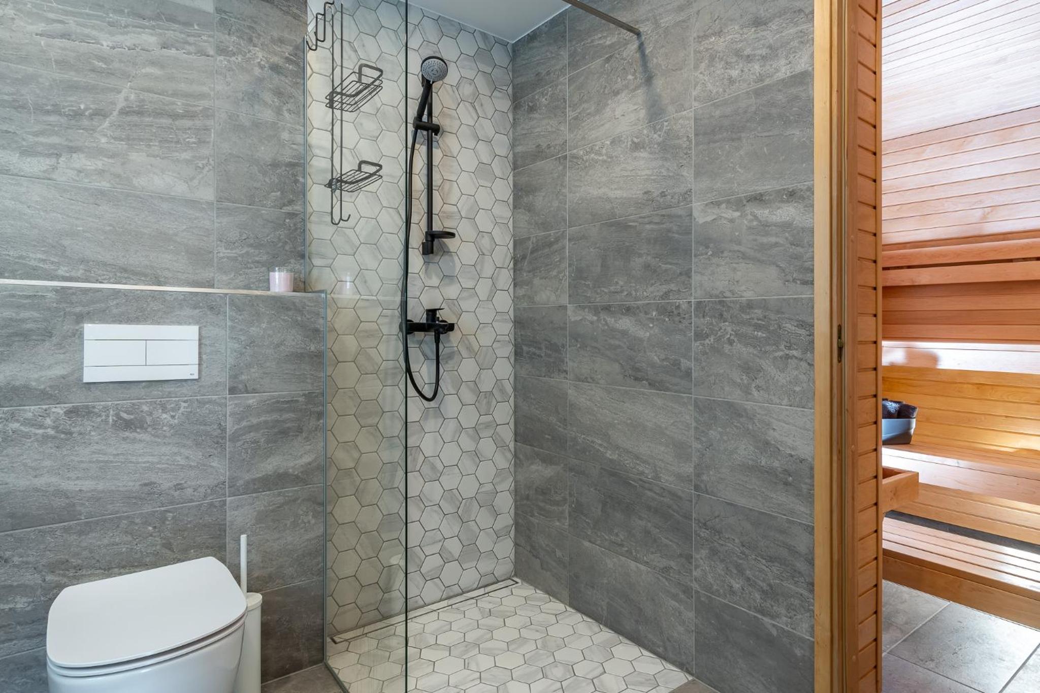 Modern, 4 rooms with sauna and balcony view 2