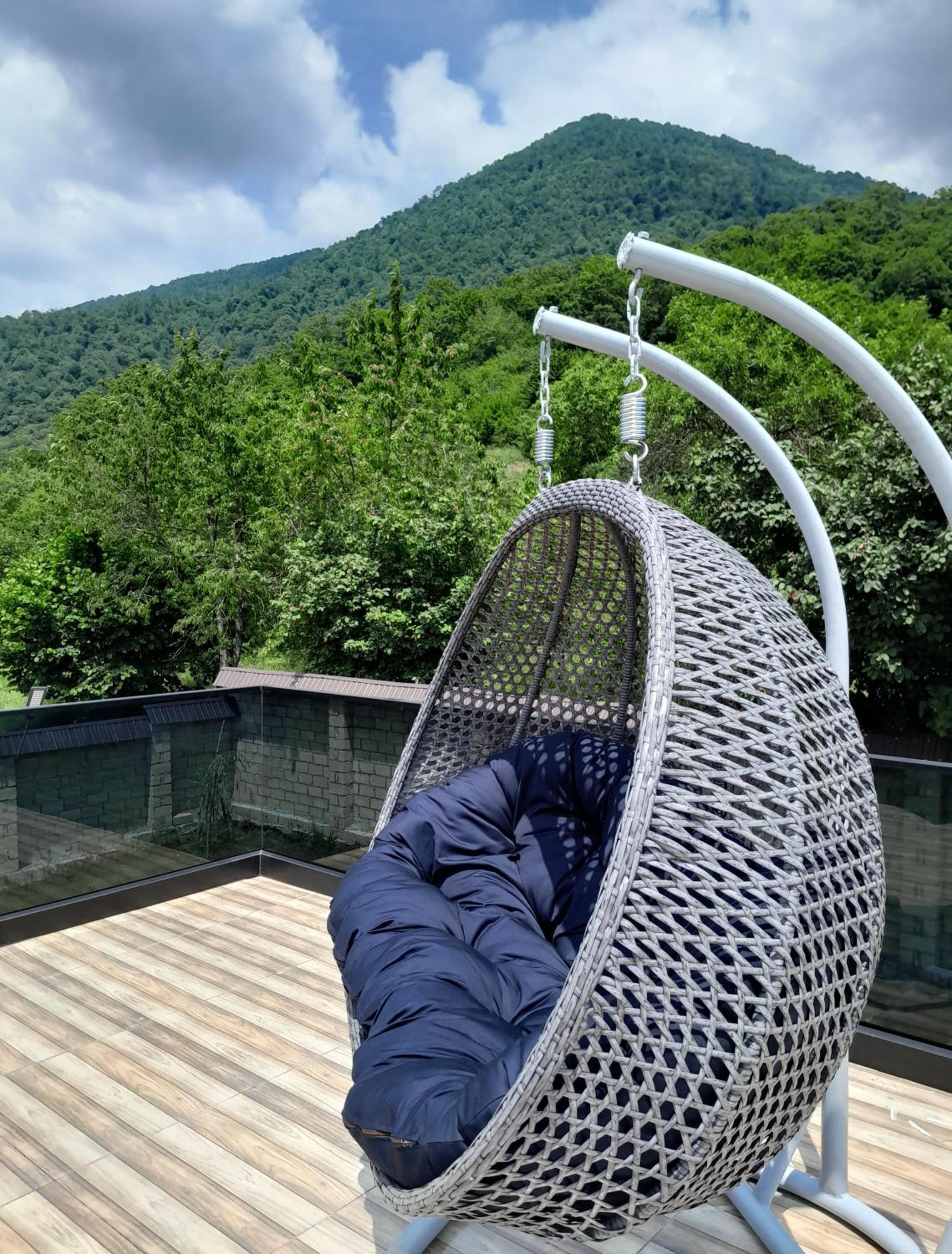 İndoor Hot Pool Mountain View Chalet