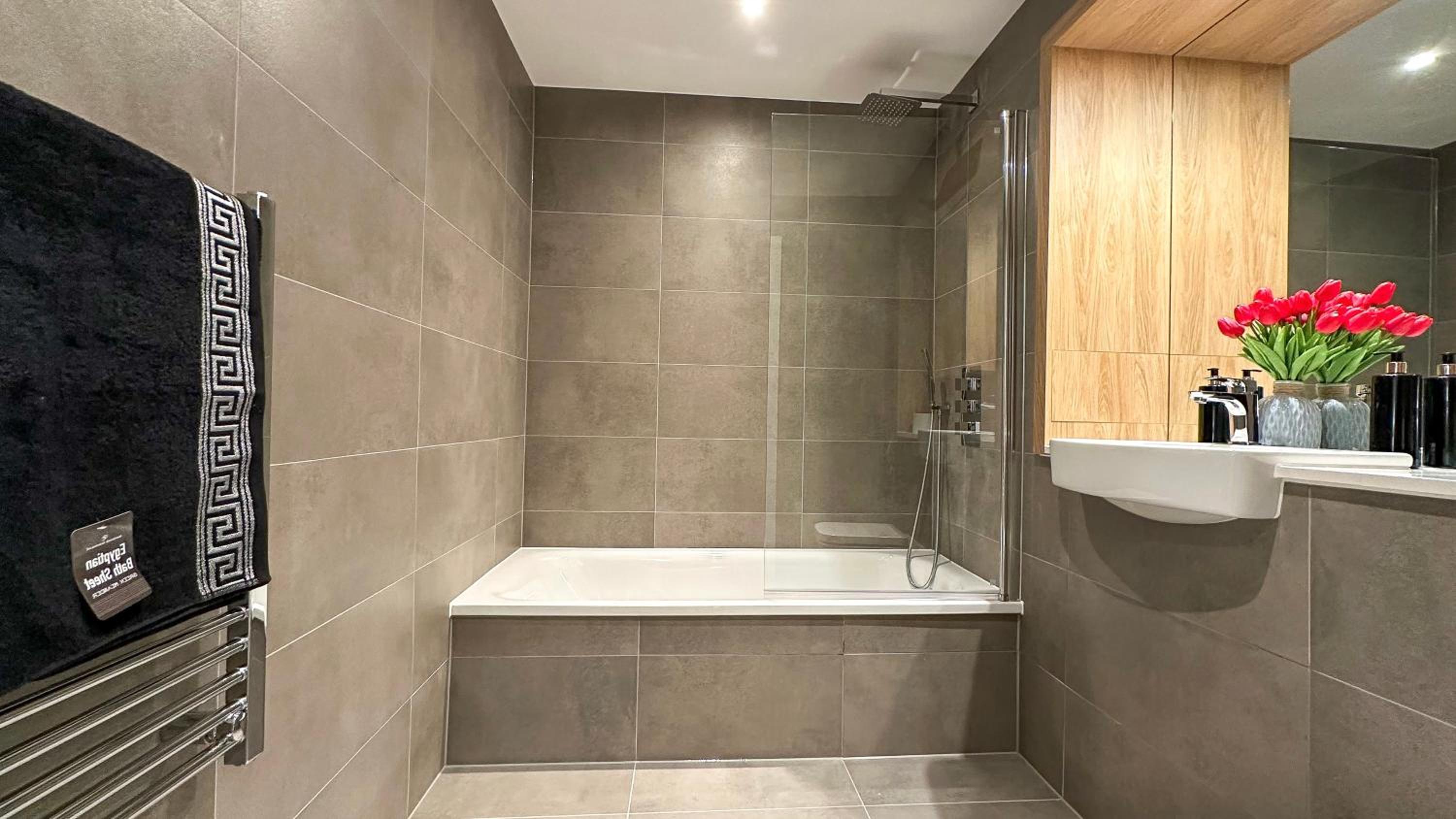 Rare Duplex 2B3B Modern 1GB Wifi - LuxuryLondonStays