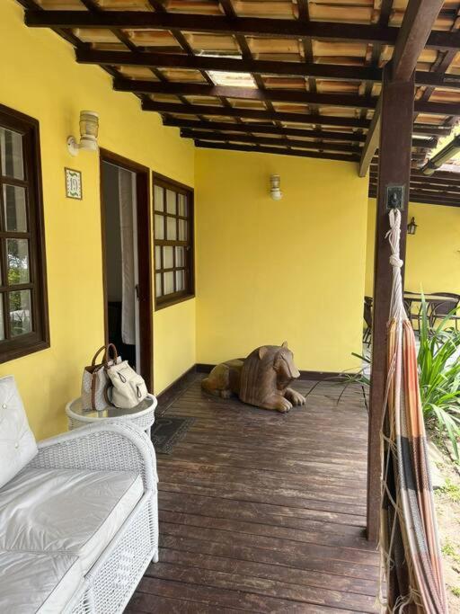 Linda casa em condomínio