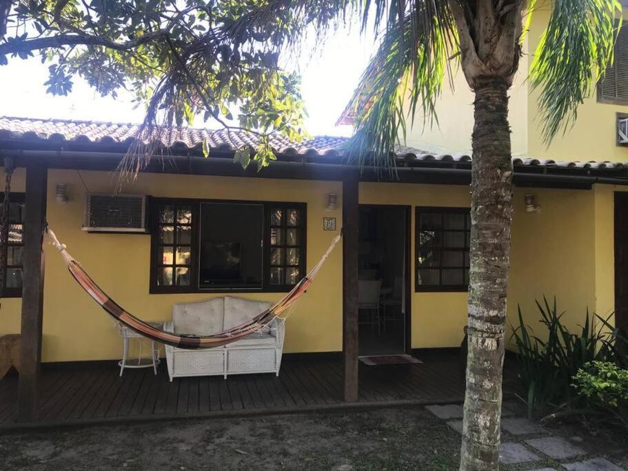 Linda casa em condomínio