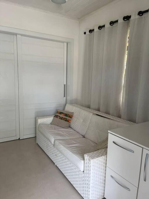 Linda casa em condomínio