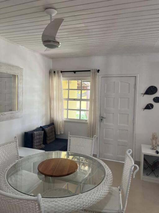 Linda casa em condomínio