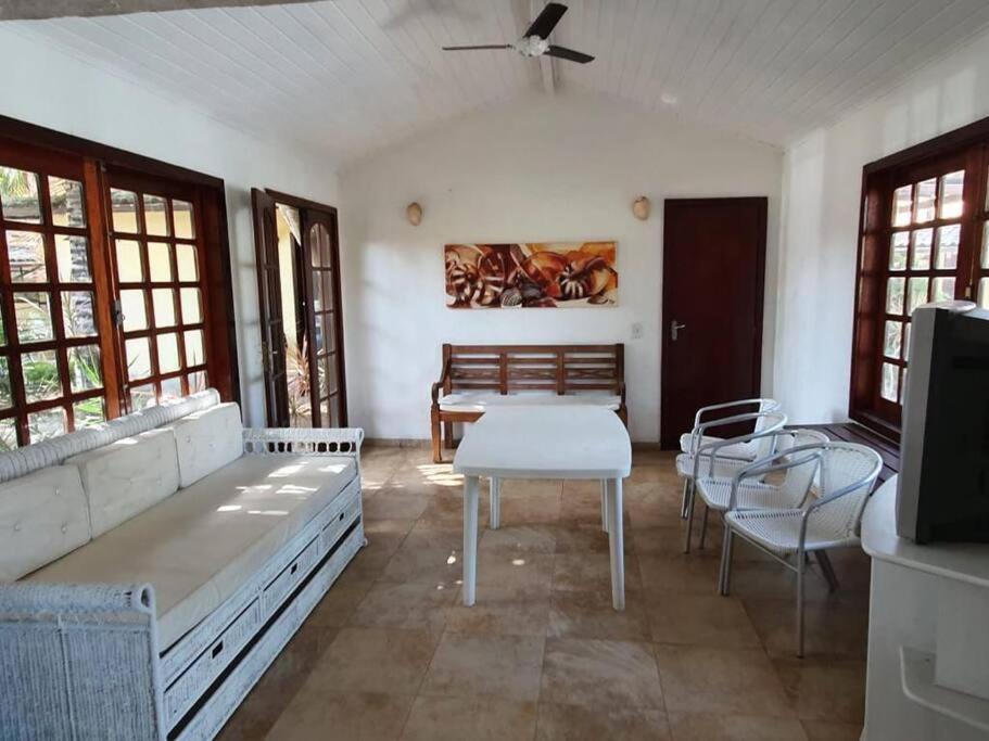 Linda casa em condomínio