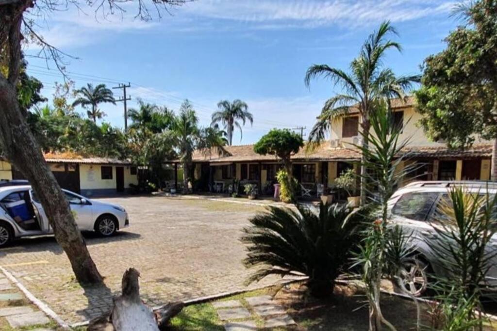 Linda casa em condomínio