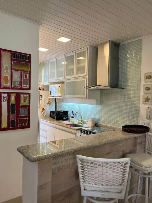 Linda casa em condomínio