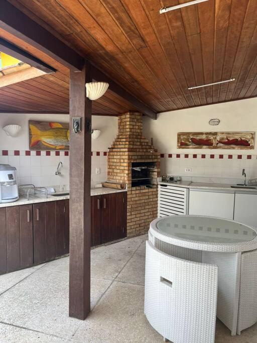 Linda casa em condomínio