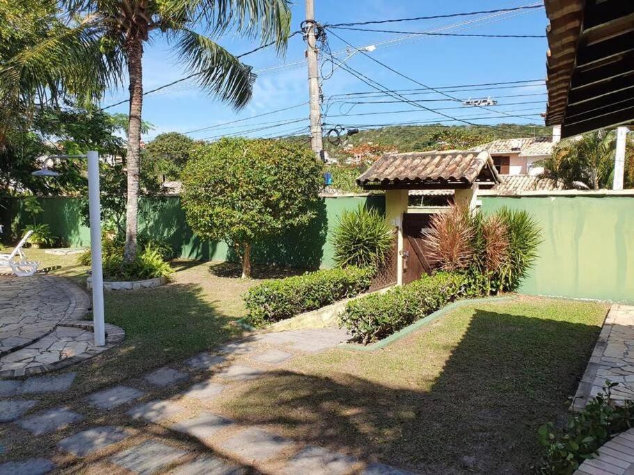Linda casa em condomínio